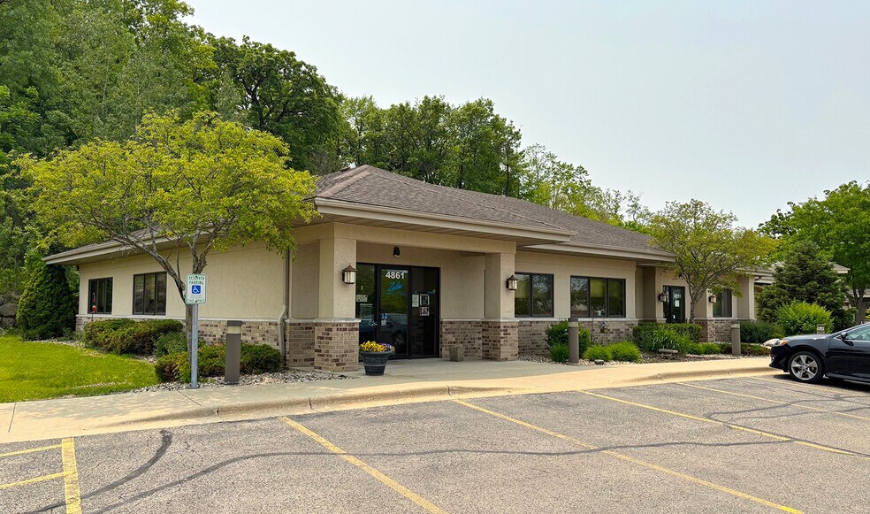 4851-4861 Larson Beach Rd, McFarland, WI à louer - Photo du bâtiment - Image 2 de 5