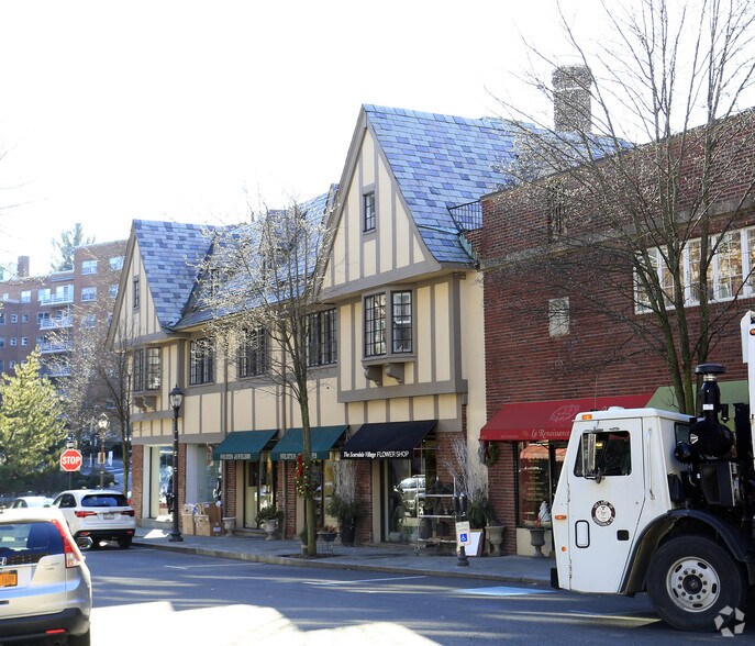 1 Chase Rd, Scarsdale, NY à louer - Photo du bâtiment - Image 3 de 6