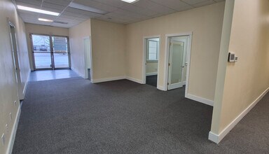 308-318 NE 5th Ave, Camas, WA for lease Interior Photo- Image 1 of 3