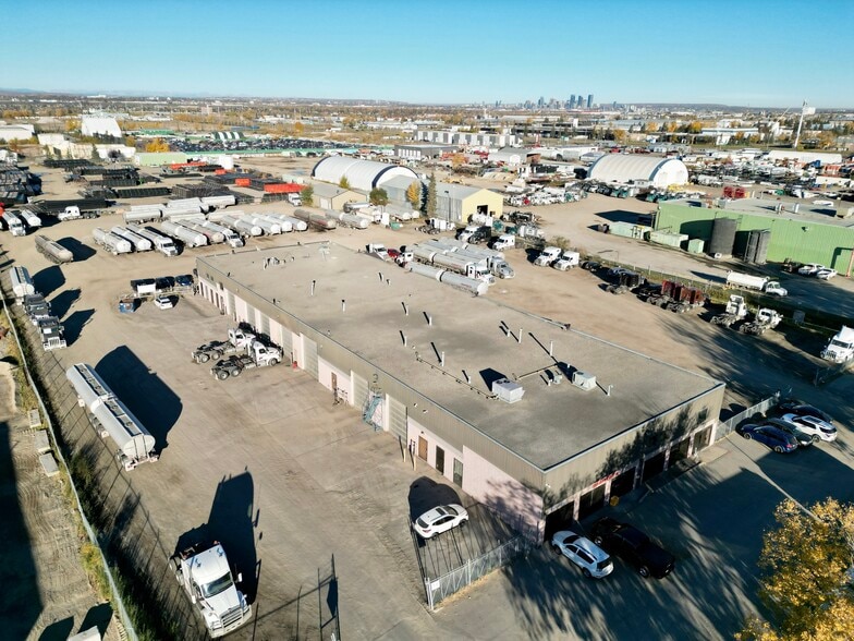 8715 44th St SE, Calgary, AB for sale - Building Photo - Image 3 of 26