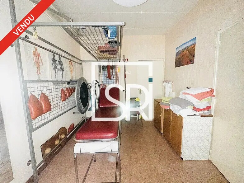 Office in Clermont-Ferrand for sale - Building Photo - Image 2 of 10