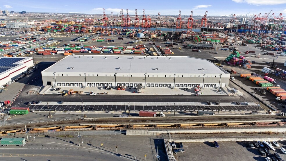 5-61 Bay Ave, Elizabeth, NJ for lease - Building Photo - Image 2 of 5