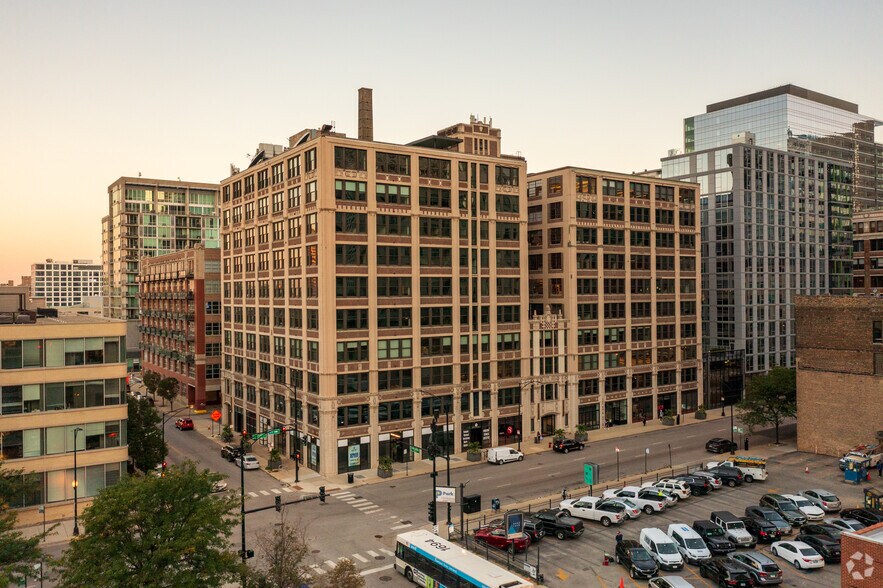 328 S Jefferson St, Chicago, IL à louer - Photo du bâtiment - Image 1 de 27