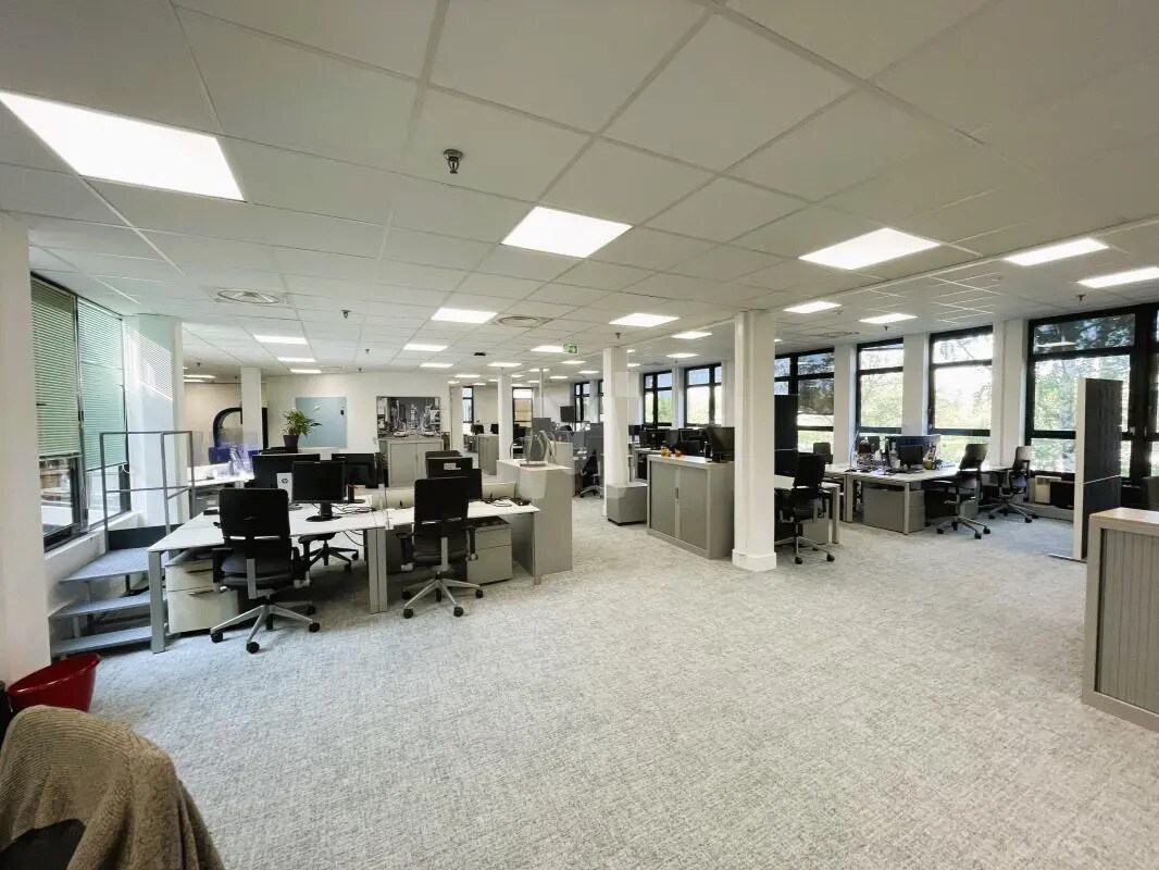 Office in Évry-Courcouronnes for lease Interior Photo- Image 1 of 6