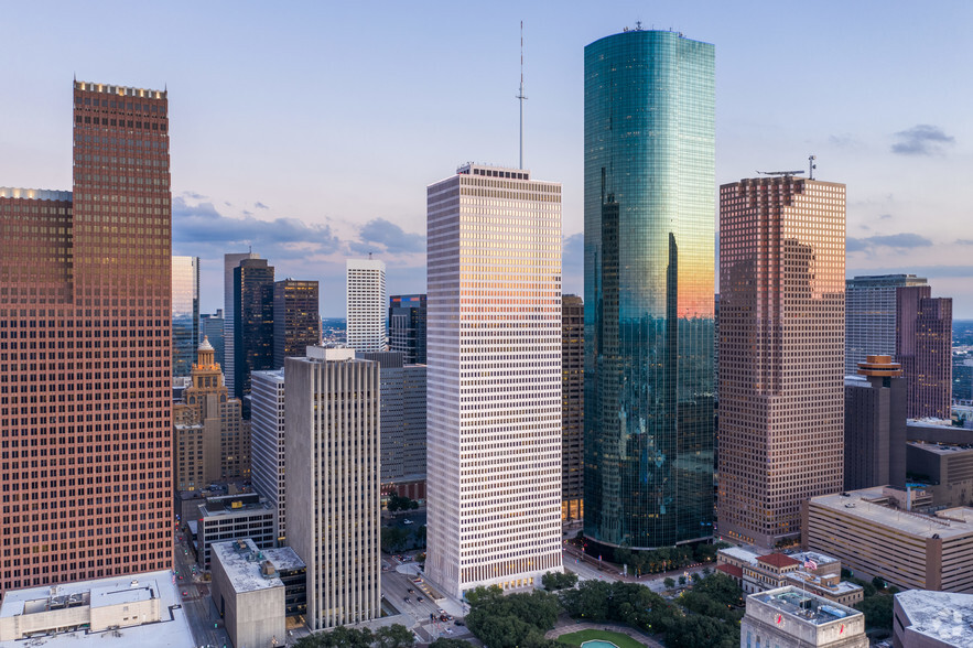 910 Louisiana St, Houston, TX à louer - Photo du bâtiment - Image 1 de 11