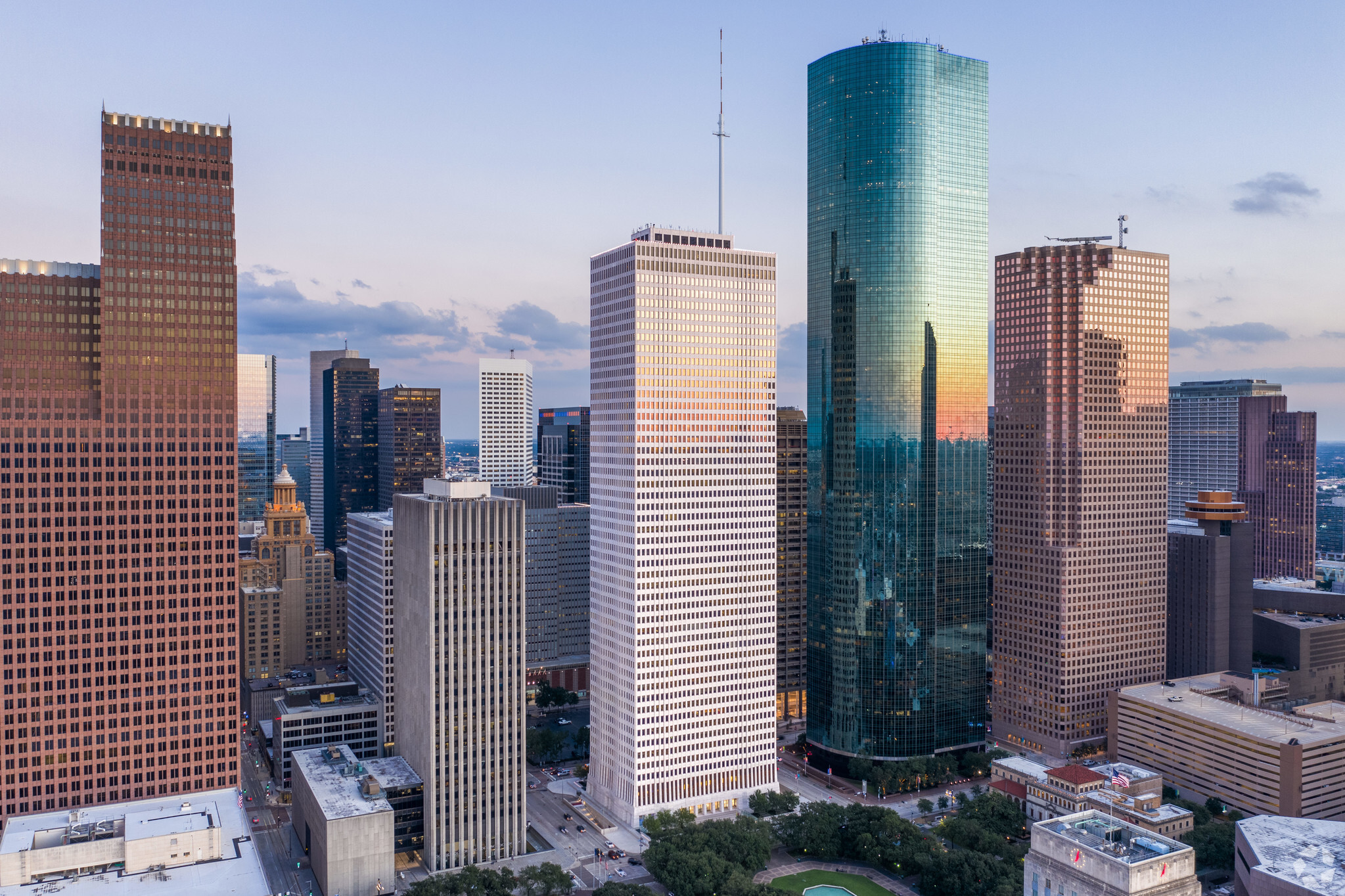 910 Louisiana St, Houston, TX à louer Photo du bâtiment- Image 1 de 12