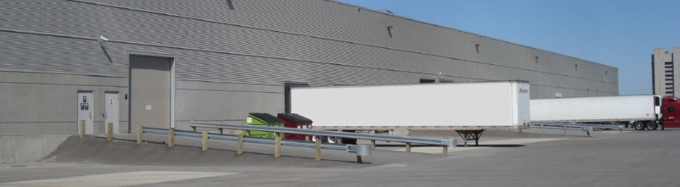 3600 Rue F.-X.-Tessier, Vaudreuil-dorion, QC à louer - Photo du bâtiment - Image 3 de 4