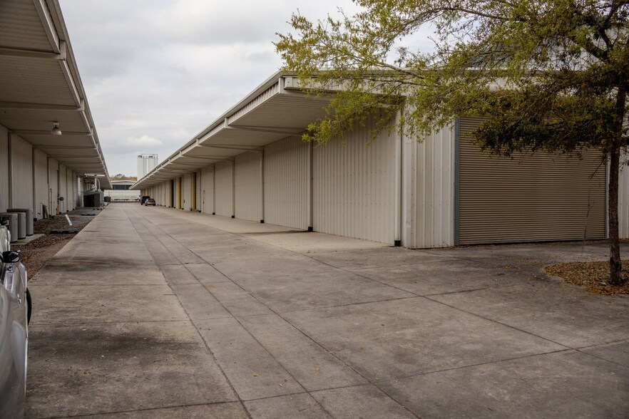 2251 Topline Way, Brooksville, FL à louer - Photo du bâtiment - Image 3 de 7