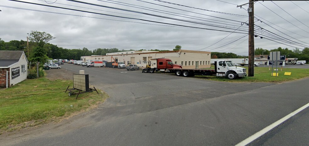 667 State Route 33, Millstone Township, NJ à louer - Photo du bâtiment - Image 2 de 8