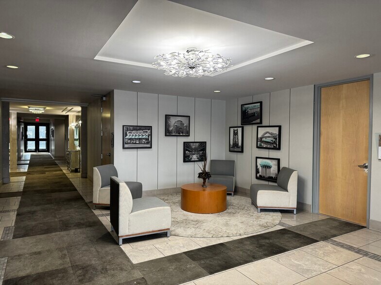 24100 Chagrin Blvd, Beachwood, OH à louer - Photo intérieure - Image 2 de 4