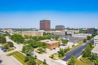 3041 Woodcreek Dr, Downers Grove, IL - Aerial map view