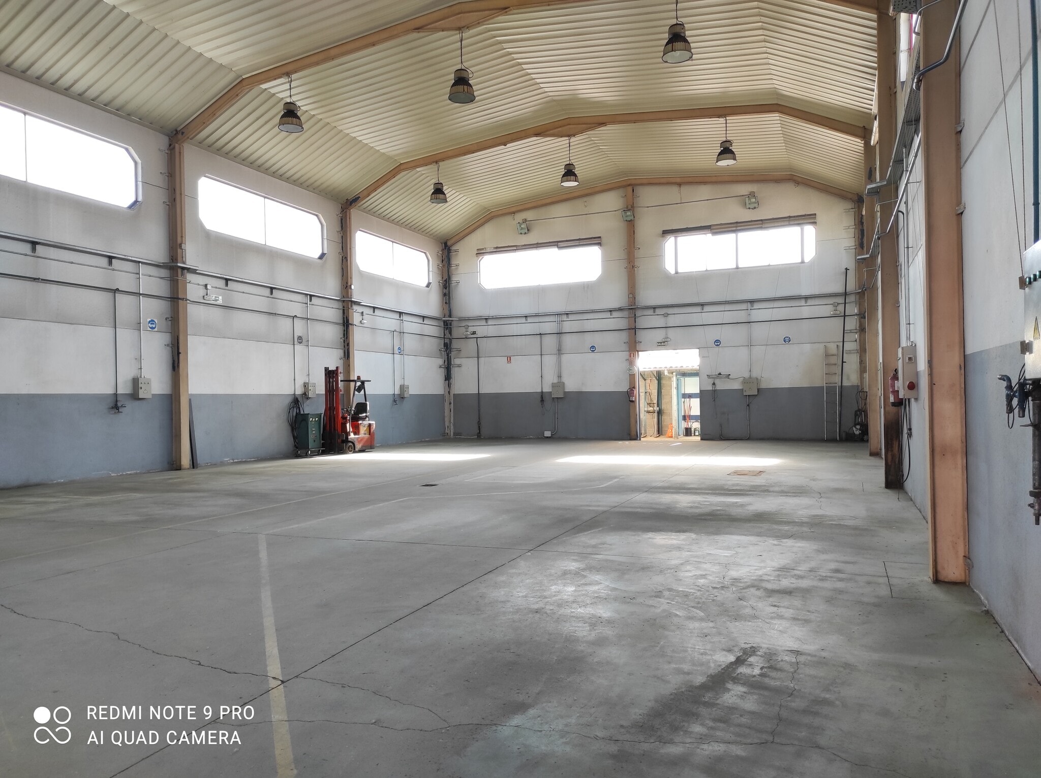 Industrial in Madrid, Madrid for sale Primary Photo- Image 1 of 36