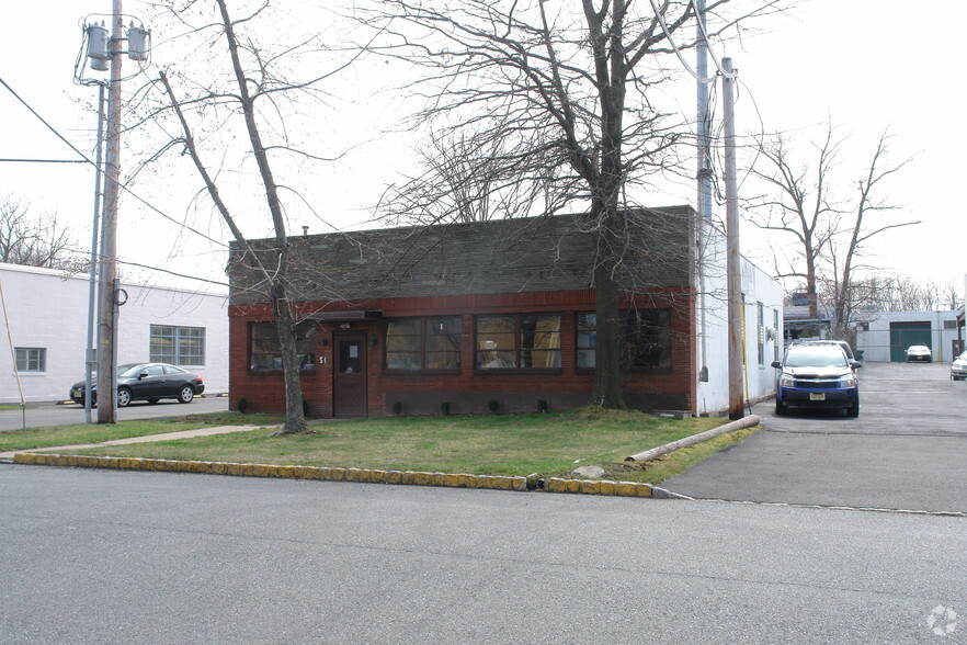 51 Brown Ave, Springfield, NJ for sale - Building Photo - Image 3 of 6