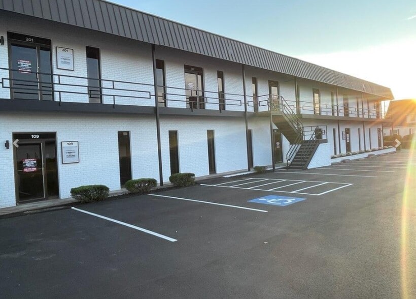 210 Dahlonega Hwy, Cumming, GA for lease - Building Photo - Image 2 of 6