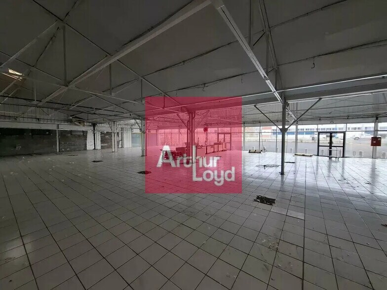 Retail in Aubière for lease - Building Photo - Image 3 of 11