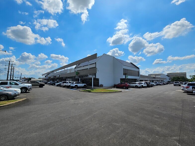 8800-8856 Broadway St, San Antonio, TX à louer - Photo du bâtiment - Image 3 de 4