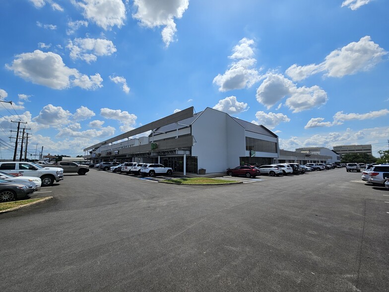 8800-8856 Broadway St, San Antonio, TX à louer - Photo du bâtiment - Image 3 de 4