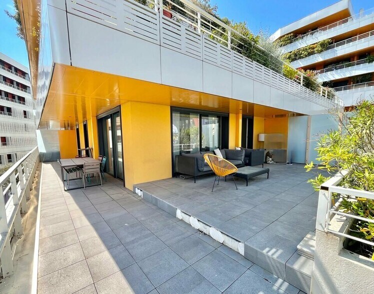 Bureau dans Nice à vendre - Photo du bâtiment - Image 2 de 8