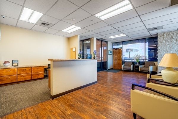 1622 N Black Canyon Fwy, Phoenix, AZ for lease - Interior Photo - Image 2 of 4