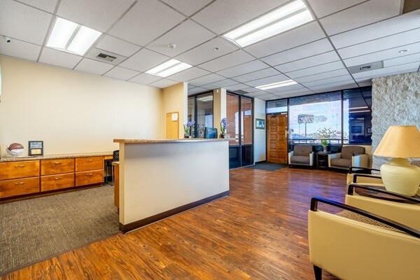 1622 N Black Canyon Fwy, Phoenix, AZ à louer - Photo intérieure - Image 2 de 4