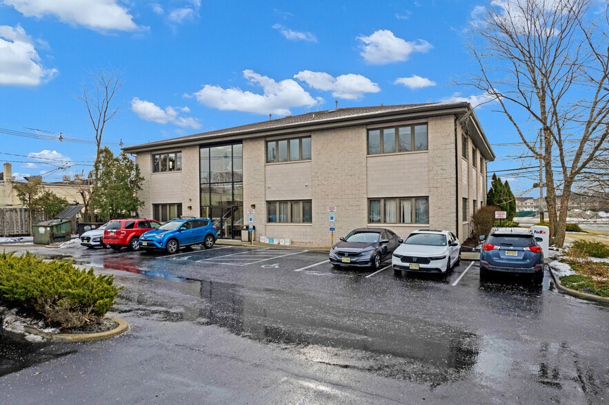1740 Oak Tree Rd, Edison, NJ for lease - Building Photo - Image 1 of 6