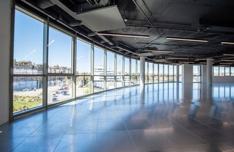 Glorieta del Mar Caribe, 1, Madrid, Madrid for lease Interior Photo- Image 1 of 1