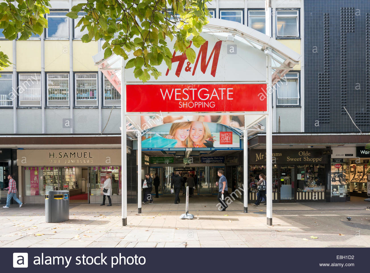 Queensway, Stevenage for lease Building Photo- Image 1 of 2