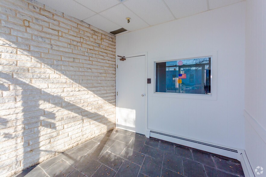 170 Allen Blvd, Farmingdale, NY à louer - Photo intérieure - Image 2 de 20