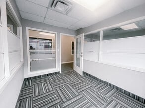 378-380 Talbot St, St Thomas, ON for lease Interior Photo- Image 1 of 2
