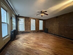 295 7th Ave, New York, NY for lease Building Photo- Image 2 of 10