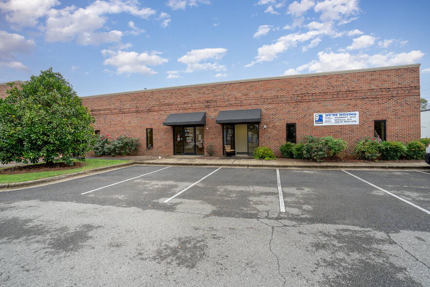 110-112 Armstrong St, Gastonia, NC for lease - Building Photo - Image 1 of 7