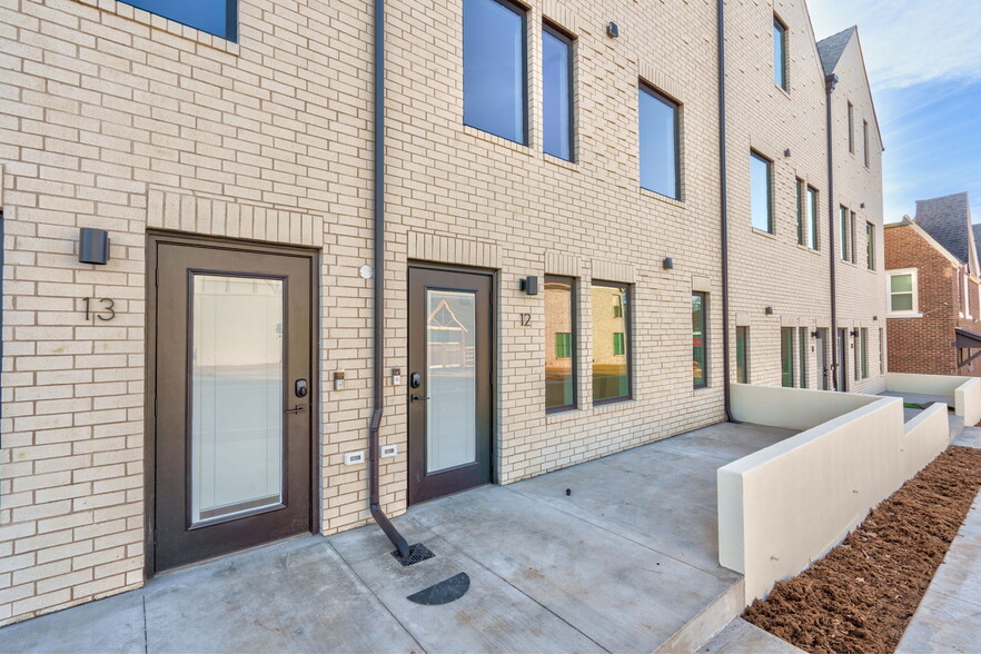 1216 N Blackwelder Anx, Oklahoma City, OK à vendre - Photo du bâtiment - Image 3 de 22