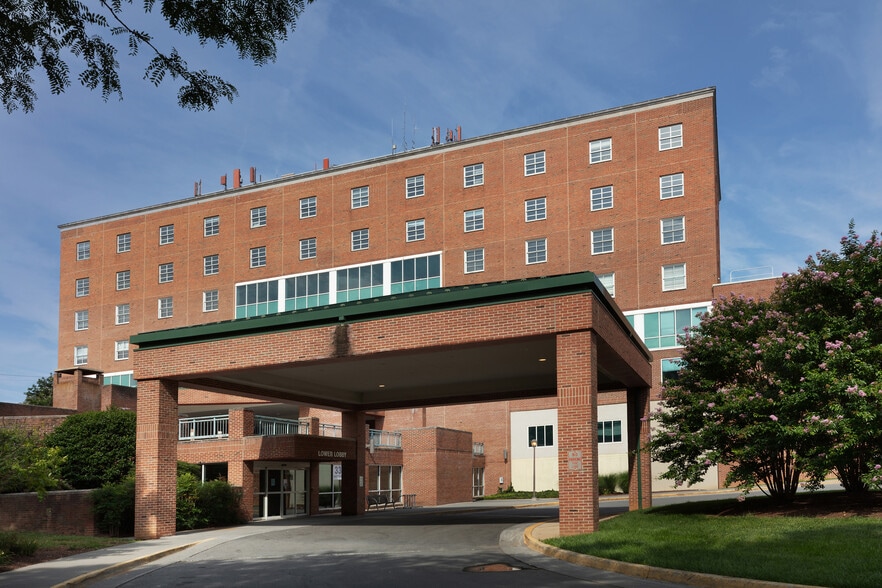 333 W Cork St, Winchester, VA for sale - Building Photo - Image 2 of 11