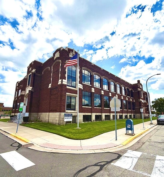333 W 7th St, Royal Oak, MI for lease - Building Photo - Image 1 of 13