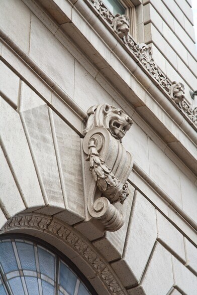 106 W 4th St, Santa Ana, CA à louer - Photo du bâtiment - Image 2 de 14