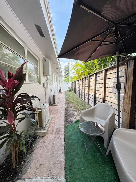 1030 N Victoria Park Rd, Fort Lauderdale, FL à vendre - Photo du bâtiment - Image 2 de 18