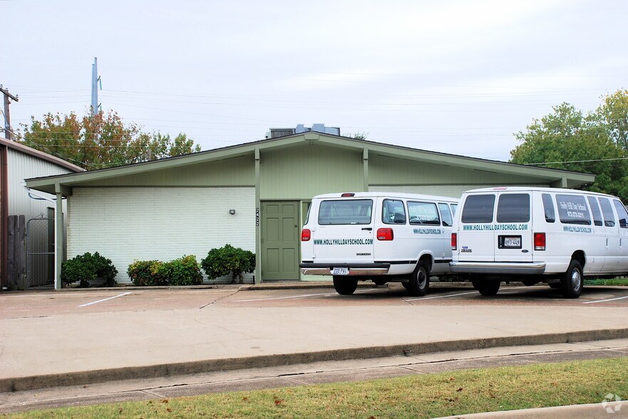 2418 College Ave, Garland, TX à louer - Photo du bâtiment - Image 3 de 28