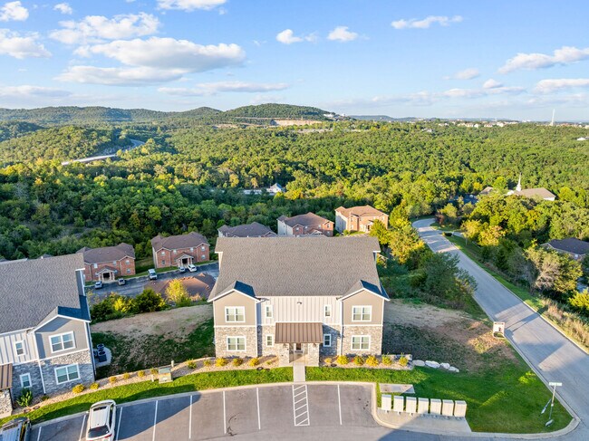Plus de détails pour 3002 N Vineyards Ter, Branson, MO - Multi-résidentiel à vendre