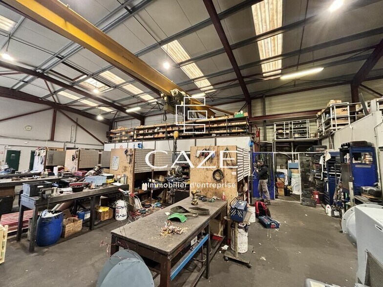 Industrial in Bordeaux for lease - Interior Photo - Image 1 of 6