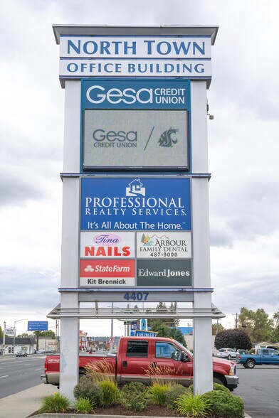 4407 N Division St, Spokane, WA à louer - Photo du bâtiment - Image 2 de 12