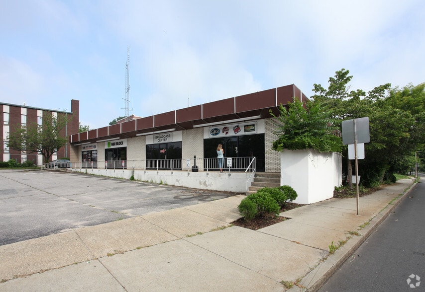 7 Governor Winthrop Blvd, New London, CT for lease - Primary Photo - Image 1 of 6