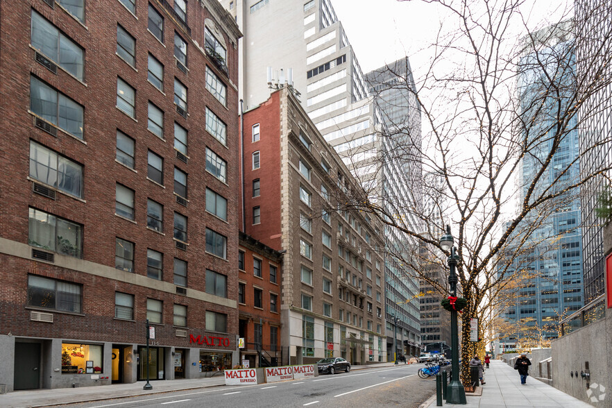 104-110 E 40th St, New York, NY for lease - Building Photo - Image 2 of 5