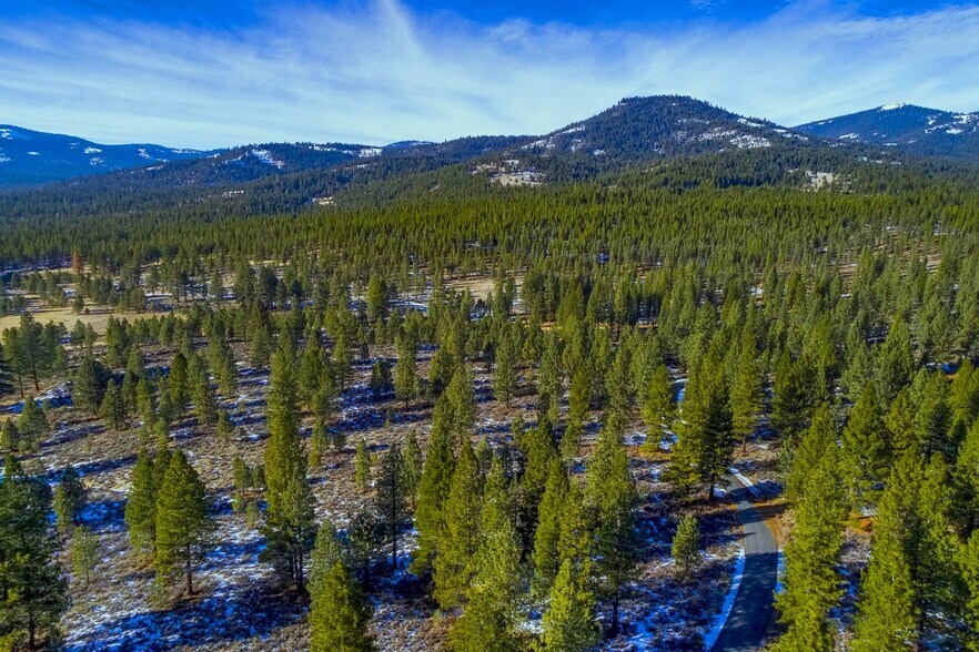 73077 Highway 70, Portola, CA à vendre - Photo du bâtiment - Image 3 de 7