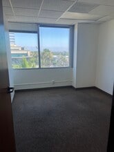 15300 Ventura Blvd, Sherman Oaks, CA for lease Interior Photo- Image 2 of 5
