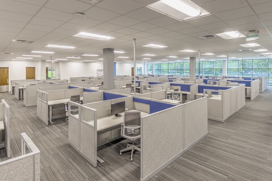 8215 Forest Point Blvd, Charlotte, NC à louer - Photo intérieure - Image 3 de 9