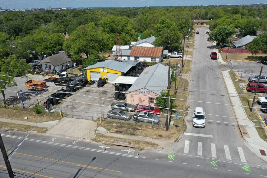 5812 Manor Rd, Austin, TX à vendre - Photo du b timent - Image 3 de 10