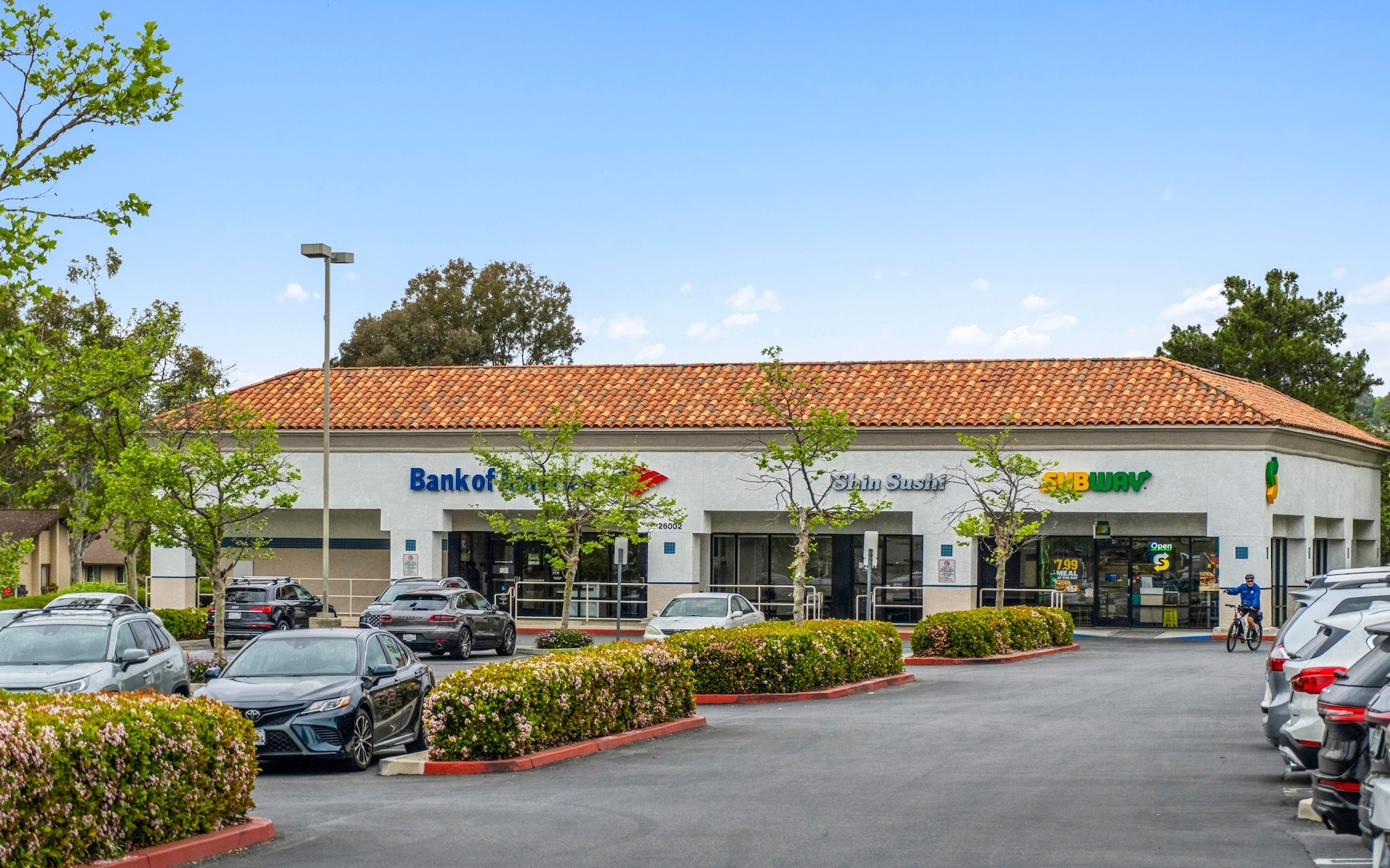 Oso Pky, Mission Viejo, CA for lease Primary Photo- Image 1 of 12
