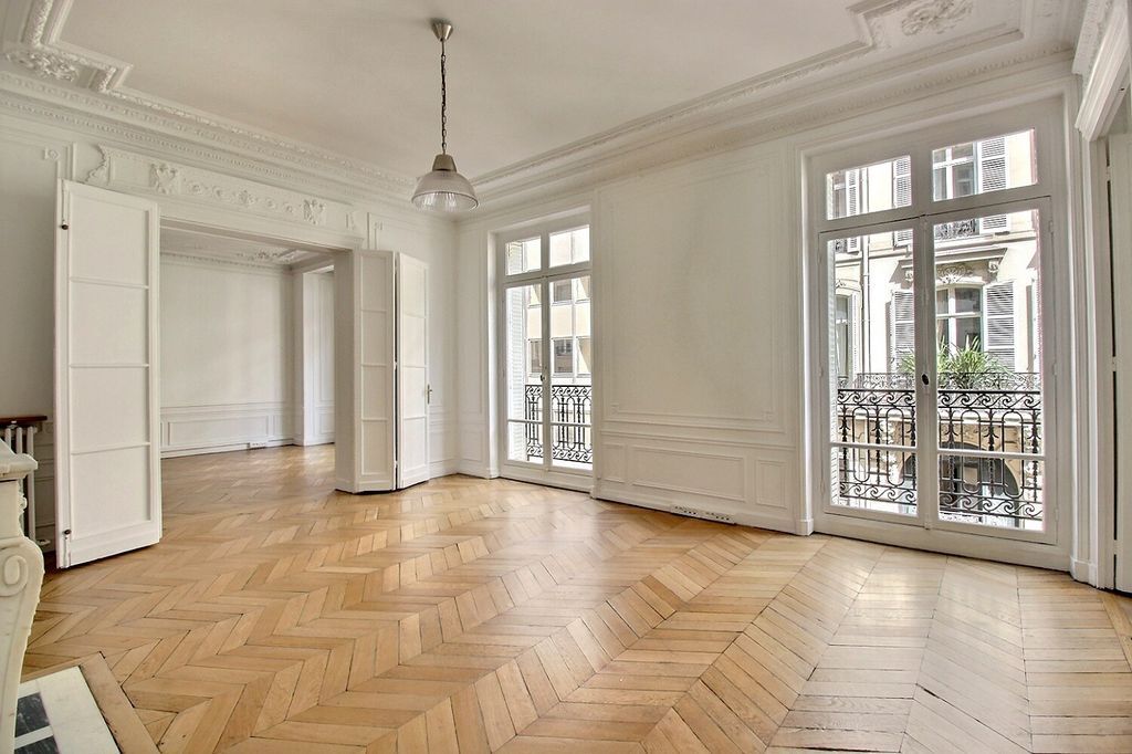 Office in Paris for lease Interior Photo- Image 1 of 8