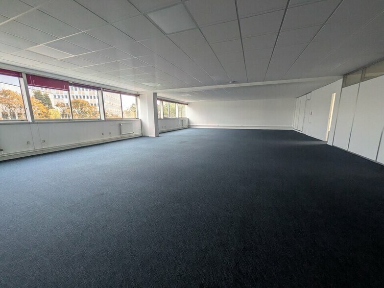 Office in Rouen for sale - Interior Photo - Image 1 of 5