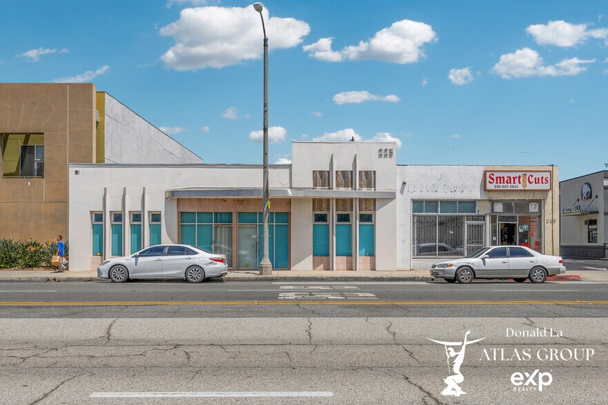 223-229 E Valley Blvd, Alhambra, CA à vendre - Photo du bâtiment - Image 1 de 47